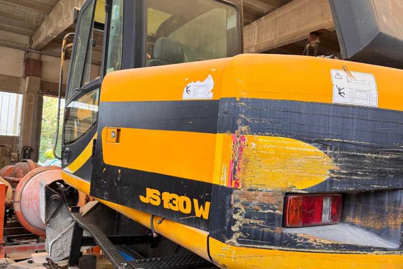 OmecoHub - Immagine JCB JS130W